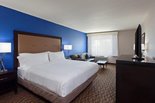 Holiday Inn Express San Bernardino Colton by IHG in Colton, USA