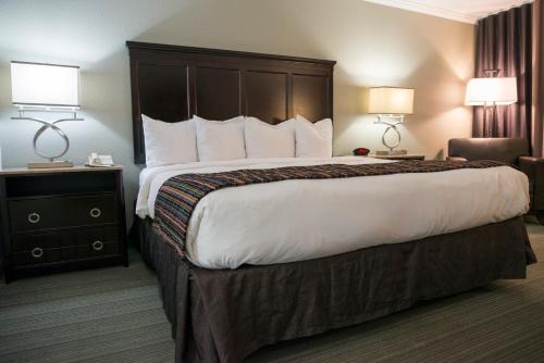 Country Inn & Suites by Radisson Effingham IL - image 14