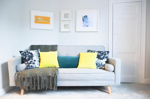 The Apartment, Bath, Bath (photo 2)