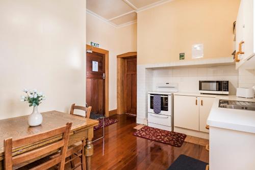 Lodge King Room with Spa Bath