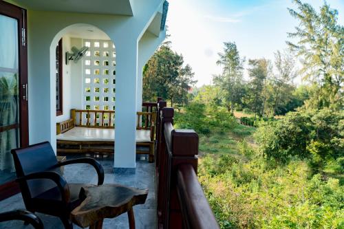 Deluxe Double or Twin Room with Garden View image 3