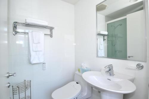 Yonge Suites Apart Hotel – Toronto