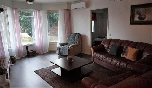 Спільний лаунж/ТБ зона, 4 Bedrooms near Center - Kranni in Порі