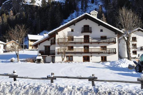  Flora Alpina apartments-Residenza Verdebjo in Gressoney-Saint-Jean