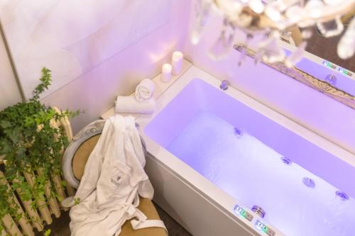 Bañera de hidromasaje, B&B dei Papi Boutique Hotel in Viterbo