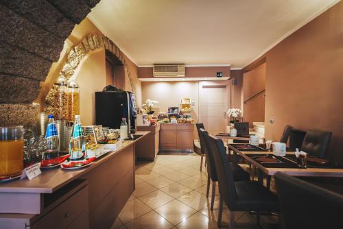 Hotel Centrale - image 12