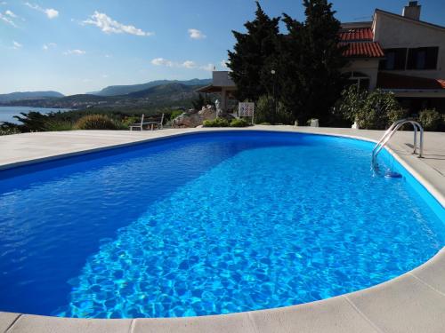 Peldbaseins, Villa Marlin in Klenovica
