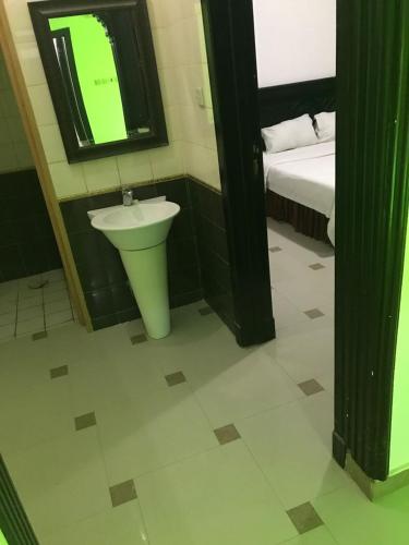 Bathroom, Almakan Almosafer Hotel 106 in Al Hamra