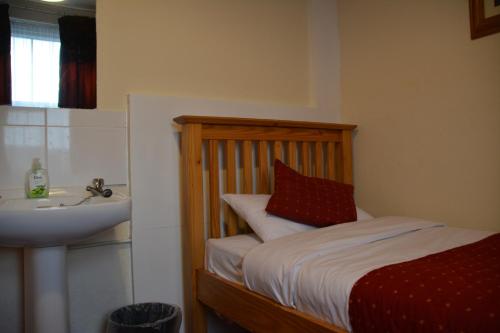 Bow Guest House - image 5