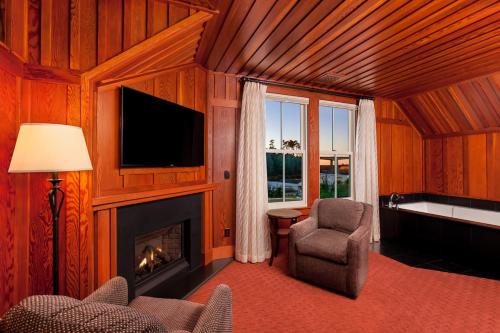 Noyo Harbor Inn - image 6