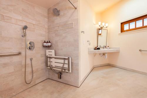 Noyo Harbor Inn Room Type - King Room - Disability Access Noyo Harbor Inn Room Type - King Room - Disability Access