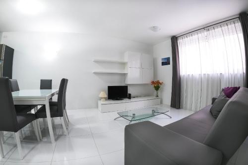 

Prime Location Studio Apartment