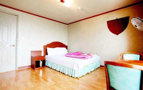Sun Motel Room Type - Standard Room