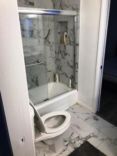 4 bedroom and 3 bath home close to universal studio and Hollywood in Sherman Oaks, USA