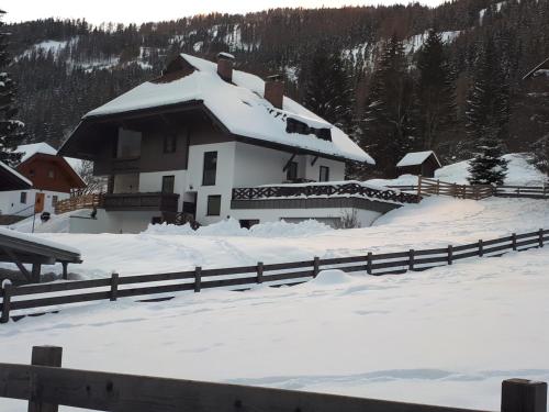  Haus Ski & Sun by Globalimmoservice, Pension in Bad Kleinkirchheim