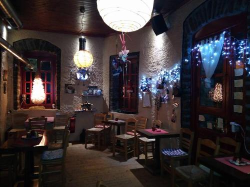 레스토랑, Ξενωνας questhouse Electra isari in 이사리스