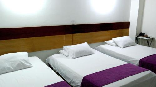 2 double beds
