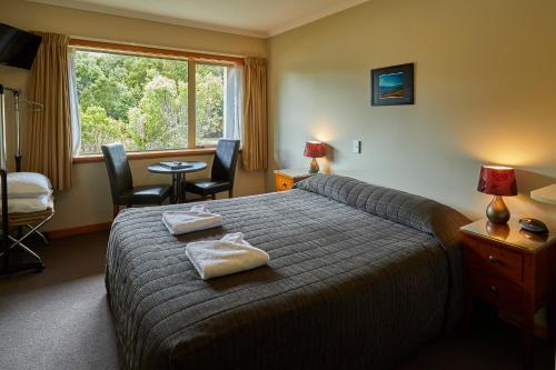Double or Twin Room with Mountain View - Ground Floor