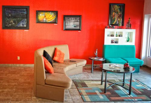 Whispering Palms Inn - image 6