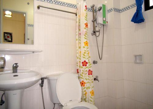 Squares Cafe and Apartments Room Type - Standard Double Room