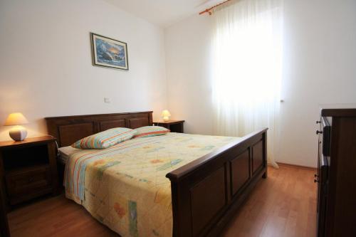 Apartment Bilic with balcony - image 2