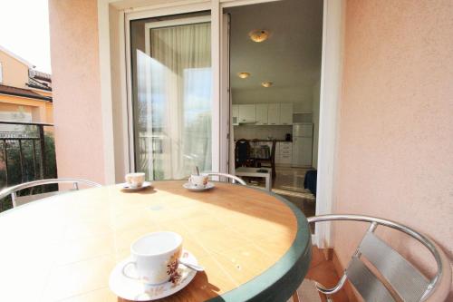 Apartment Bilic with balcony in Materada