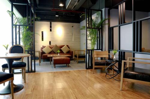 Bar/lounge, Sleep box By Miracle near Don Mueang International Airport