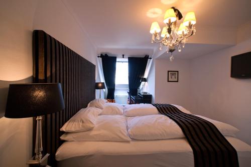 Double Room image 5