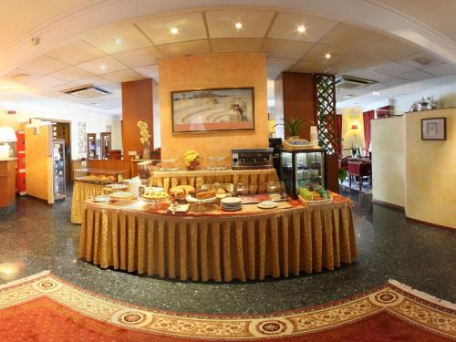 ห้องอาหาร, Hotel La Pace - Experience in แคสซิโน