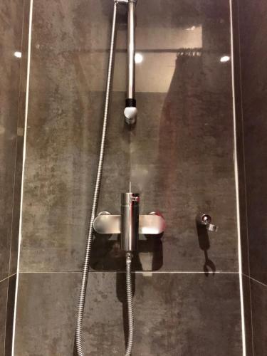 Plug inn Montmartre by Hiphophostels - image 14