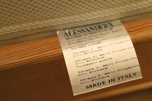 Deluxe Double or Twin Room with Balcony image 9