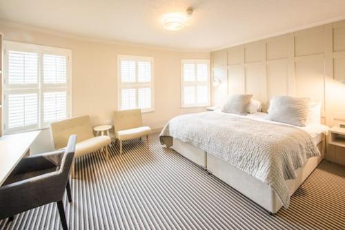 Les Douvres Hotel