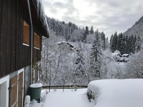 Kilátás, 72 Route Du Fry in Talloires