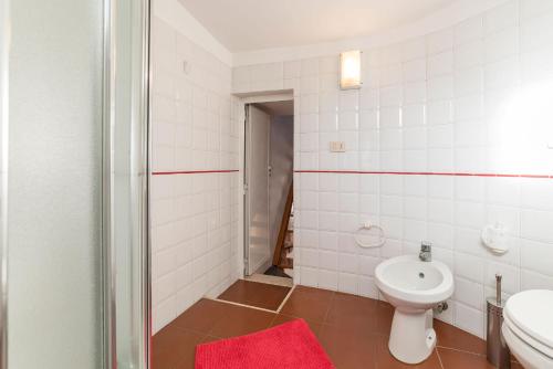 Penthouse with Terrace in the Heart of Rome - image 11