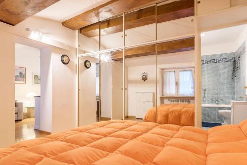 Penthouse with Terrace in the Heart of Rome - image 12