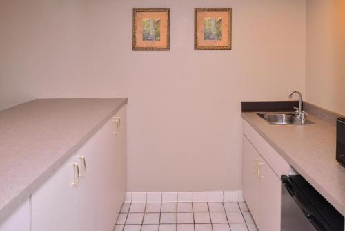 Baymont By Wyndham Sioux Falls West Photo 8