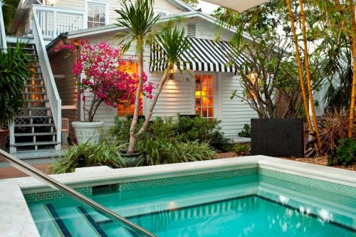 Alexander's Guesthouse-Adult Exclusive - image 5