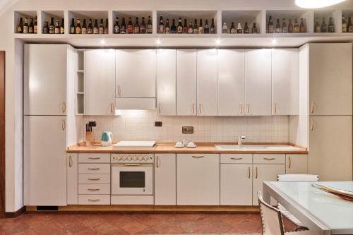 Palazzo Di Città Elegant Apartment - image 13