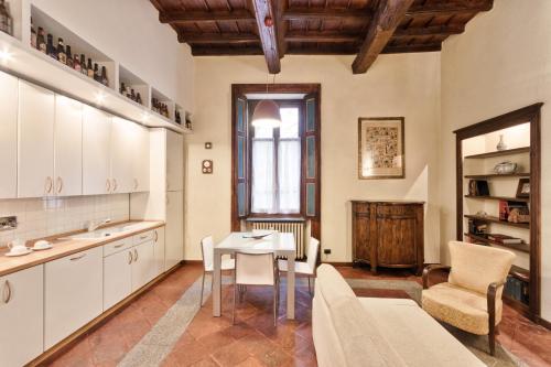 Palazzo Di Città Elegant Apartment - image 2