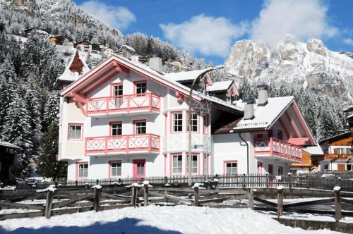  Villetta Giumella, Pension in Pozza di Fassa