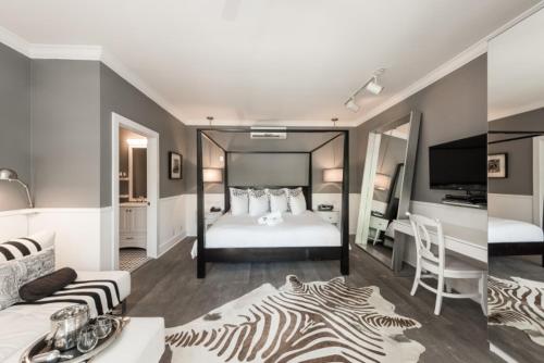 Alexander's Guesthouse-Adult Exclusive - image 2