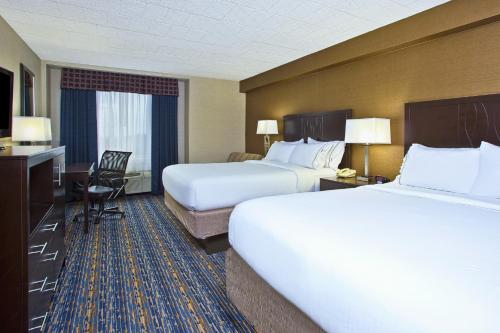 Holiday Inn Express and Suites Pittsburgh West Mifflin, an IHG Hotel