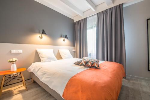 2 twin beds