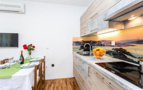 Apartments Lucija 2 - image 4