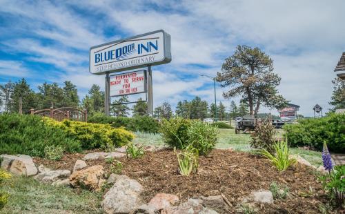 Blue Door Inn in Estes Park, USA