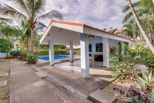 Aquamarine 4 in Coco