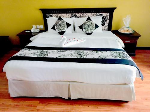 2 queen beds