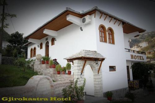 入口, 吉諾卡斯特酒店 (Hotel Gjirokastra) in 吉羅卡斯特