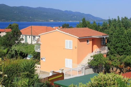 Apartments by the sea Viganj Peljesac - 10187 