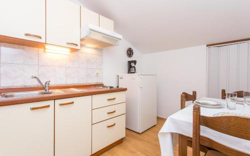 Apartments Lucija 2 - image 10